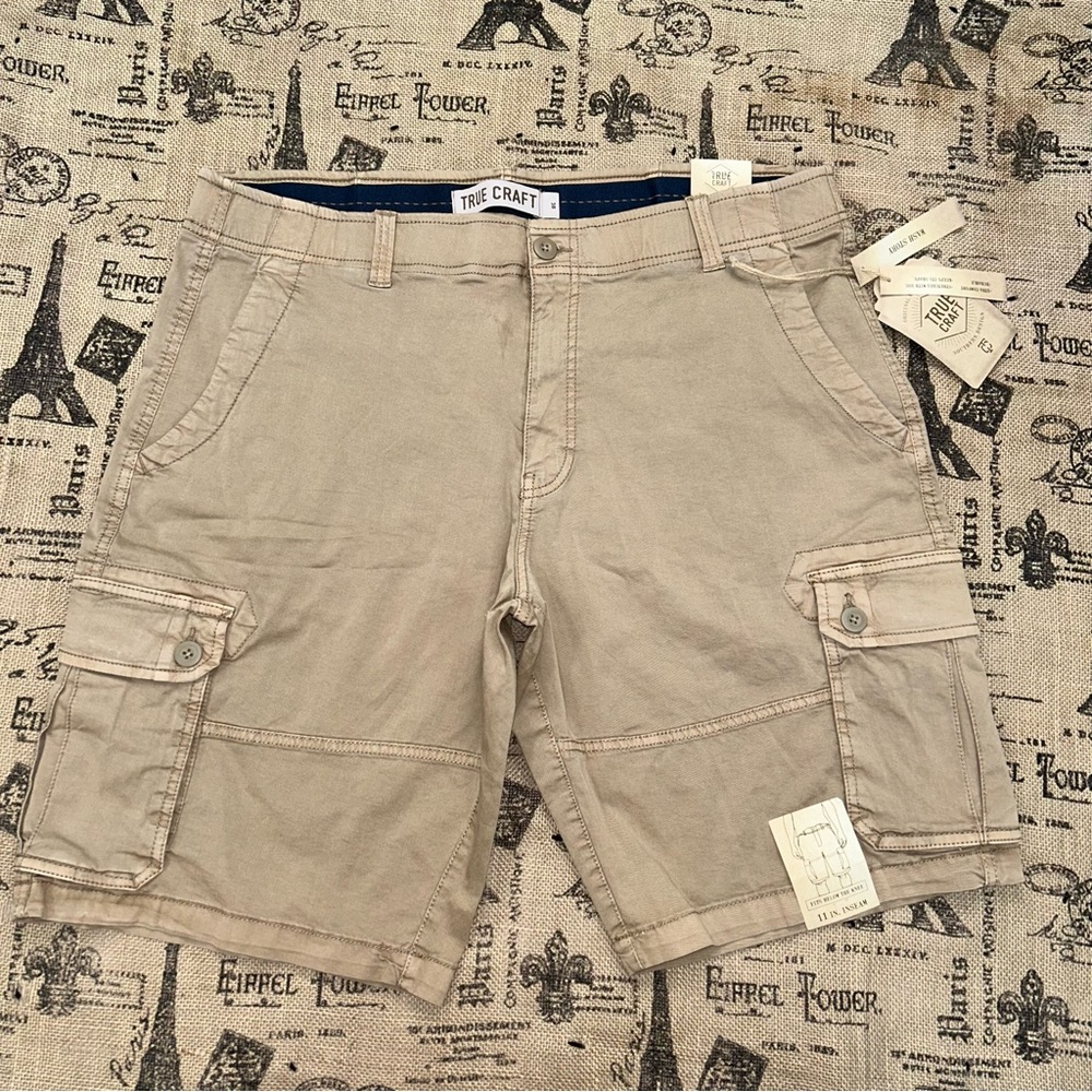 True Craft NWT! Young Contemporary Rugged Tan Cargo Short Size 38